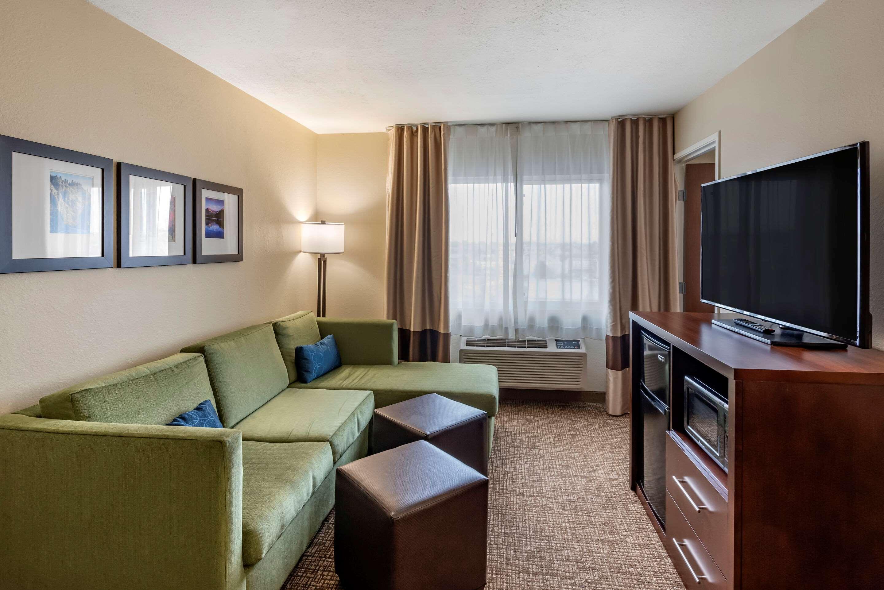 Comfort Inn & Suites Pueblo Ngoại thất bức ảnh