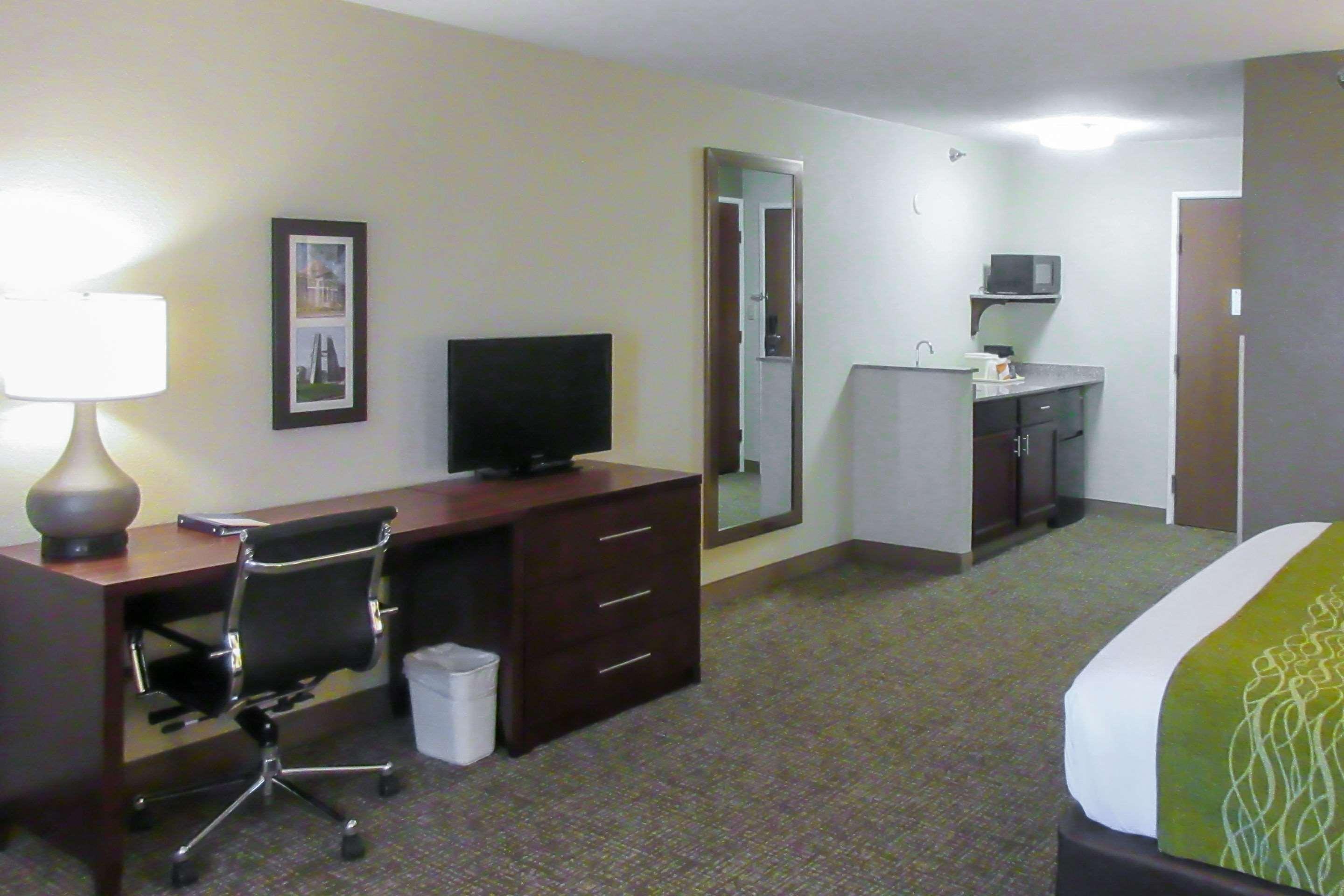 Comfort Inn & Suites Pueblo Ngoại thất bức ảnh