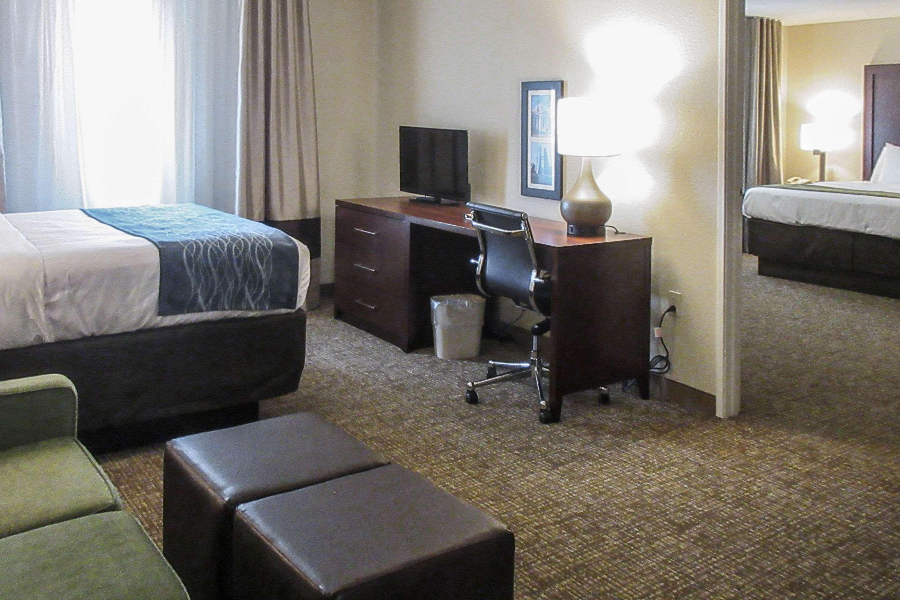 Comfort Inn & Suites Pueblo Ngoại thất bức ảnh