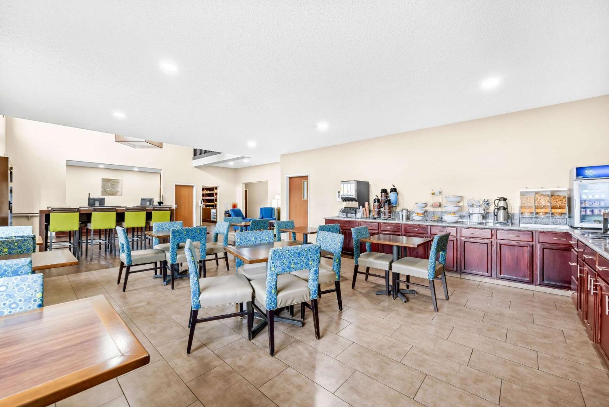 Comfort Inn & Suites Pueblo Ngoại thất bức ảnh
