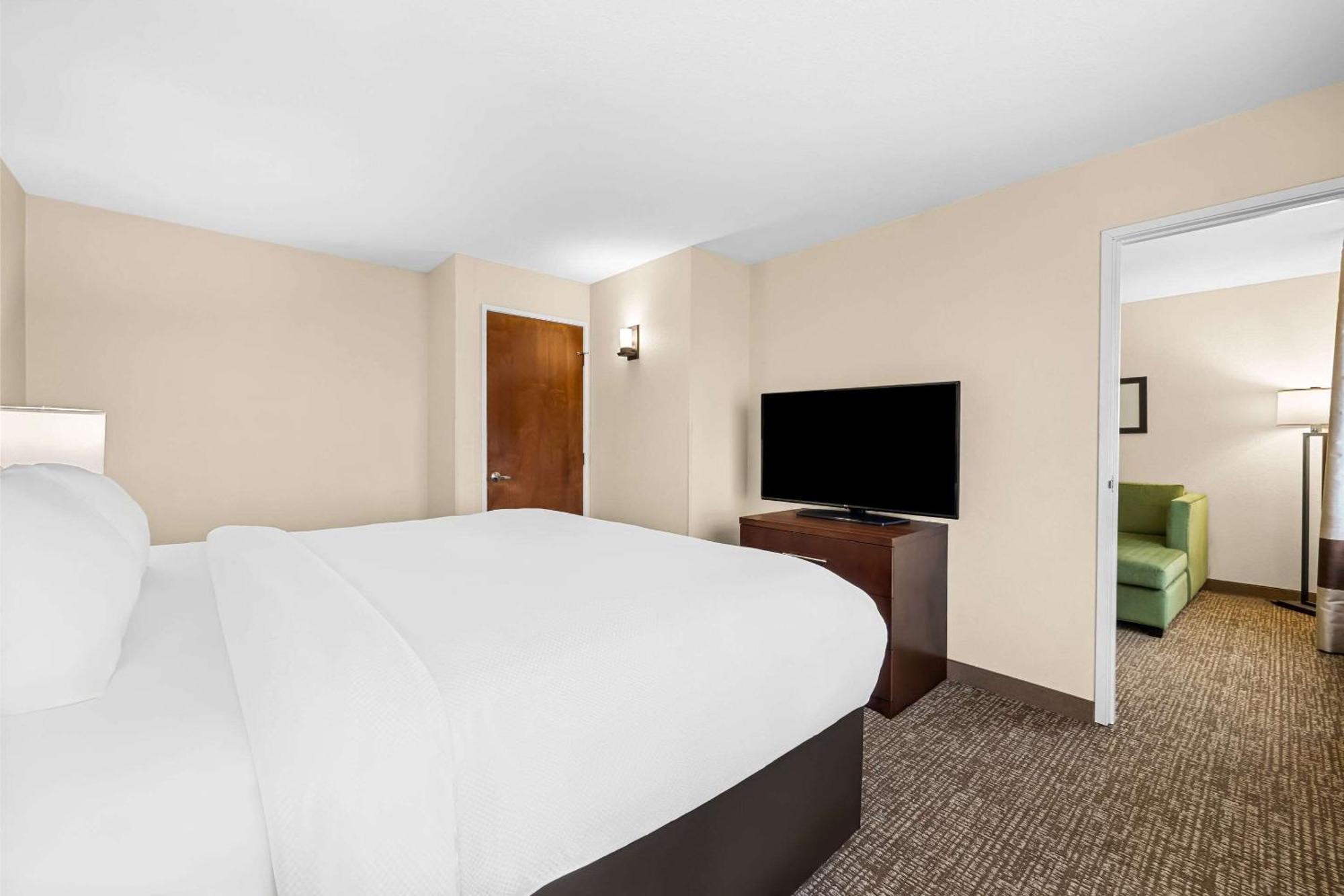 Comfort Inn & Suites Pueblo Ngoại thất bức ảnh