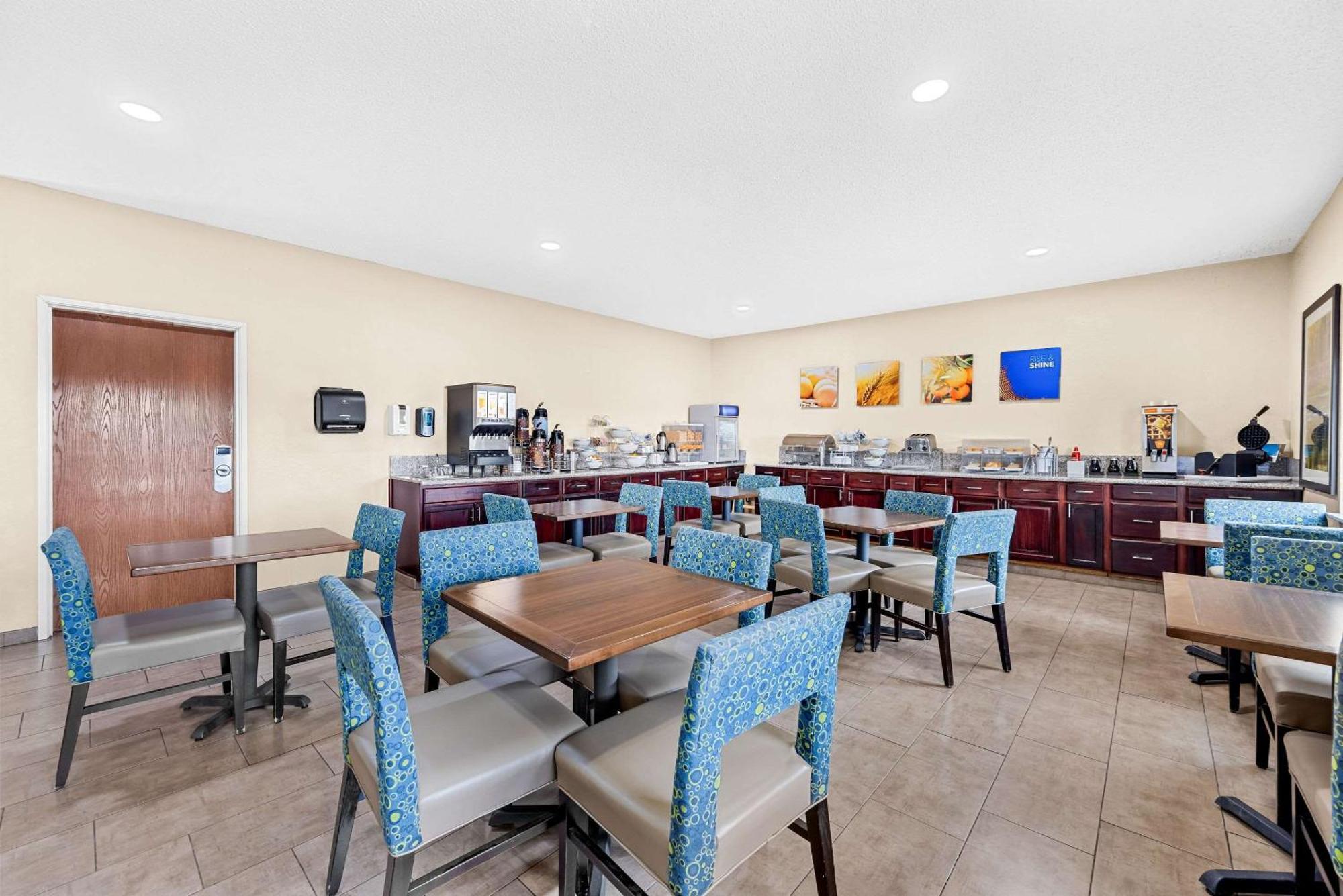 Comfort Inn & Suites Pueblo Ngoại thất bức ảnh
