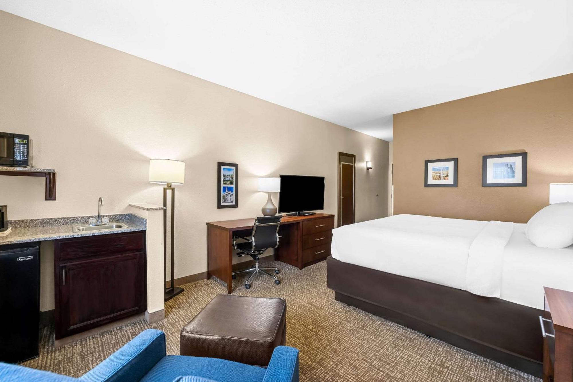 Comfort Inn & Suites Pueblo Ngoại thất bức ảnh