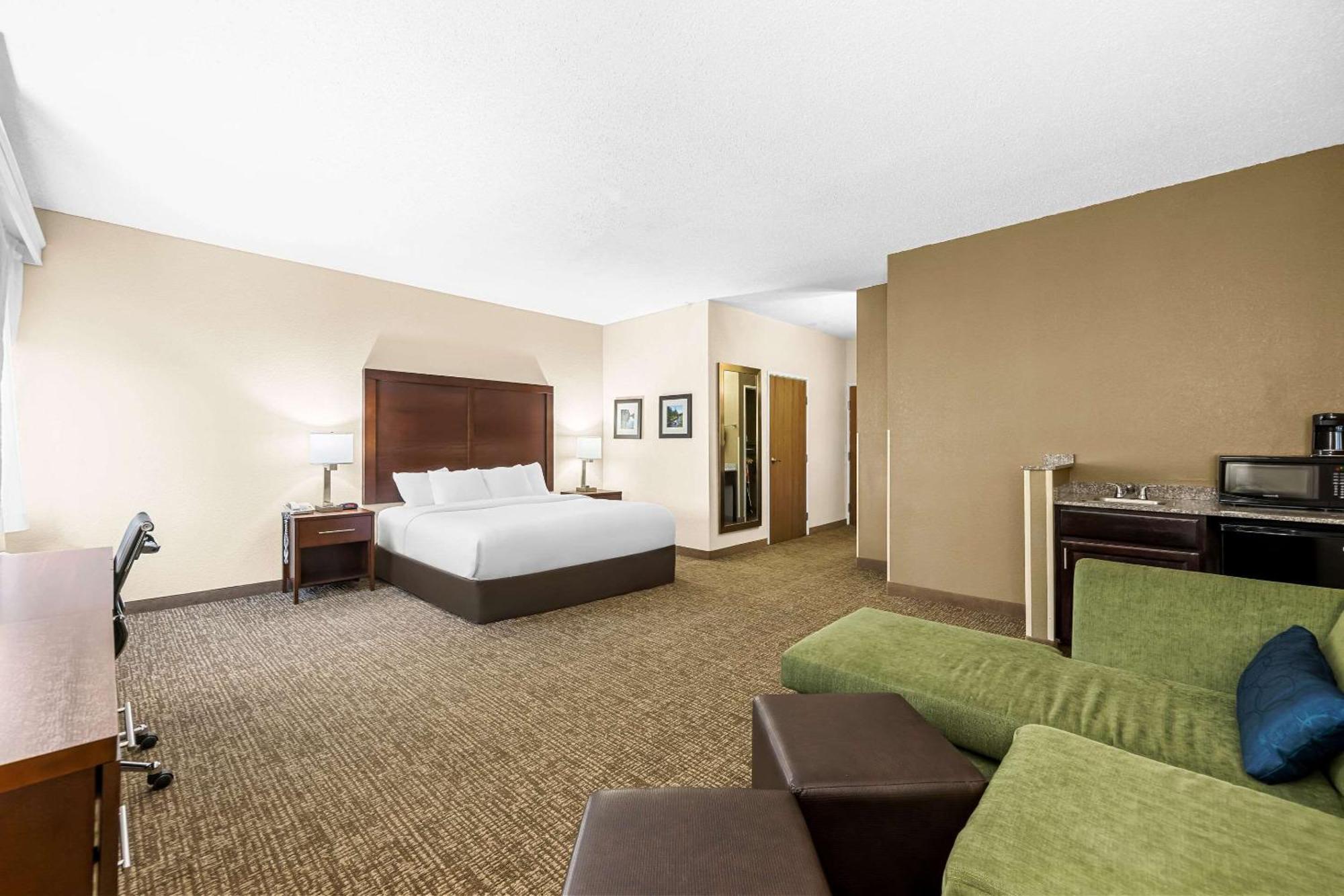 Comfort Inn & Suites Pueblo Ngoại thất bức ảnh