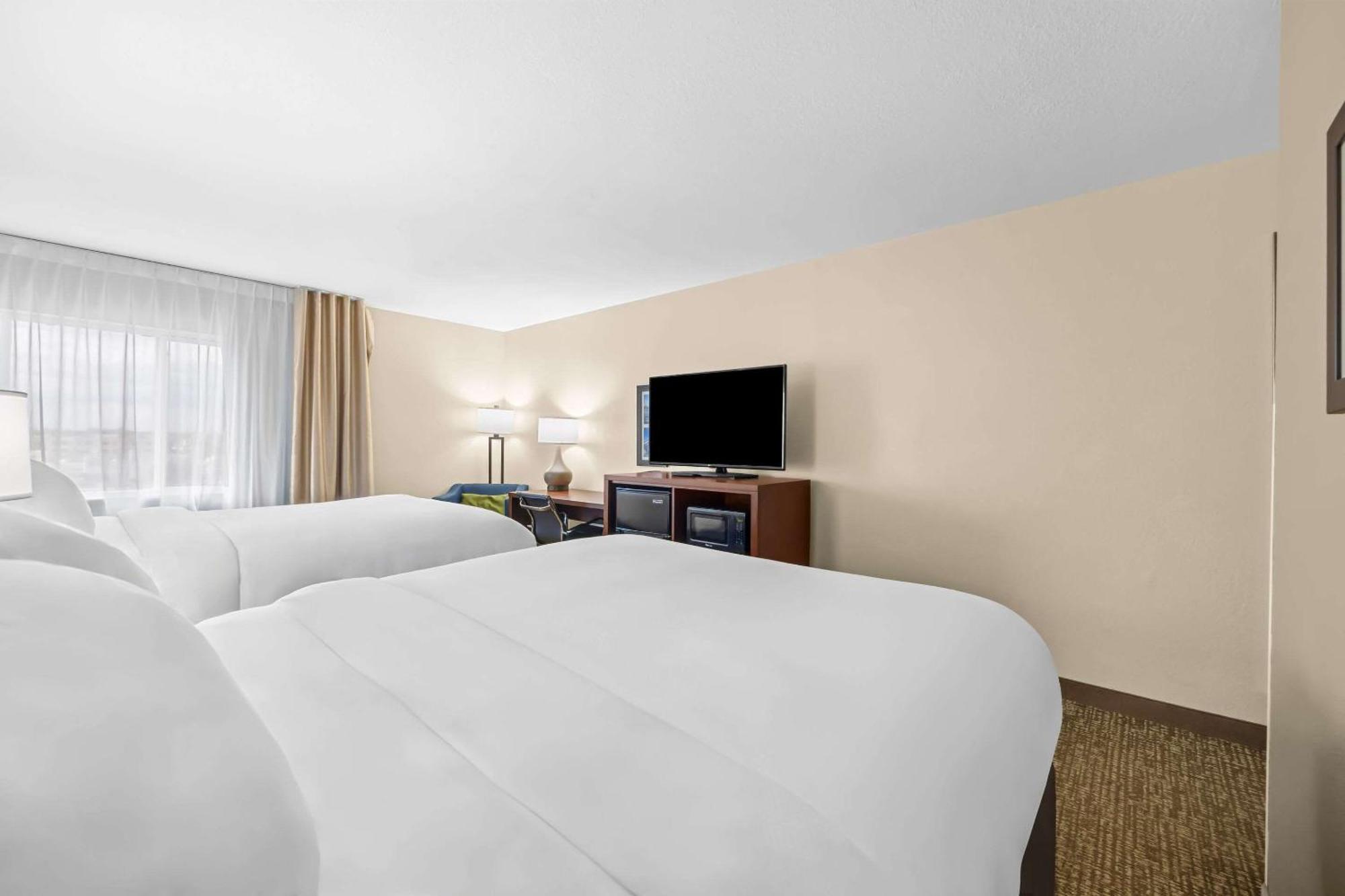 Comfort Inn & Suites Pueblo Ngoại thất bức ảnh