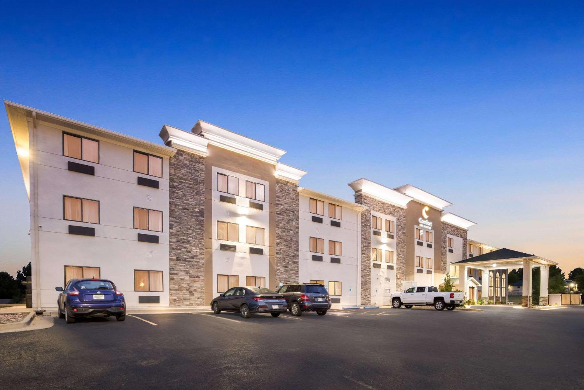 Comfort Inn & Suites Pueblo Ngoại thất bức ảnh
